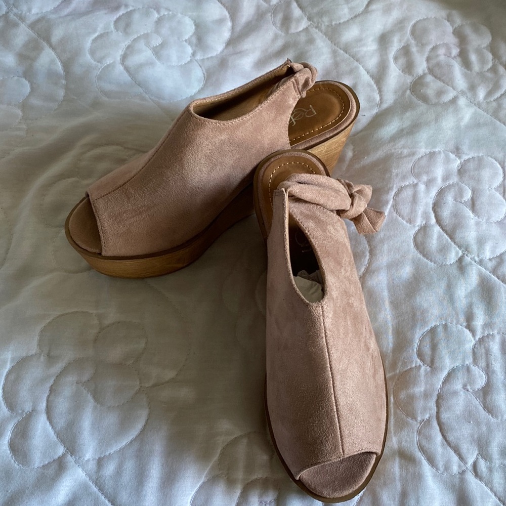 Open toe platform sandals- blush pink suede